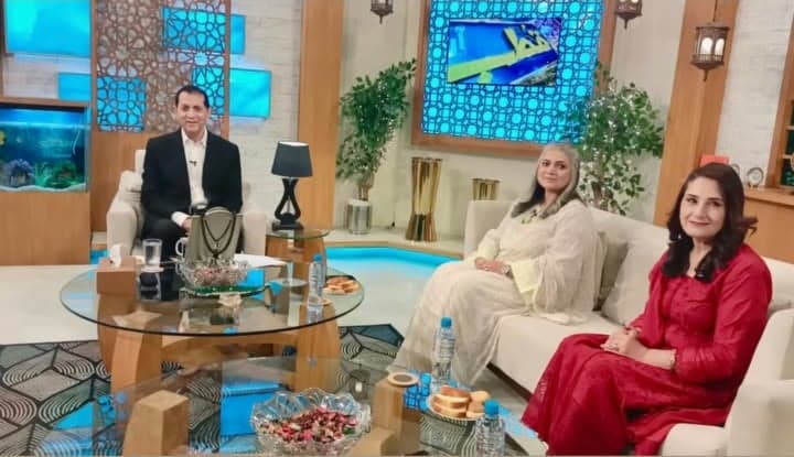 Qutb Online Morning Show: First Appearance (Aik News)